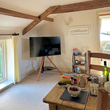 Neuadd B&B Suites Crickhowell Εξωτερικό φωτογραφία