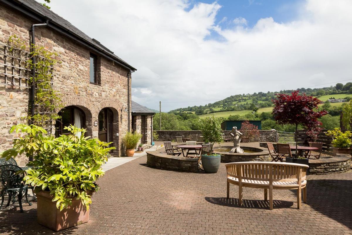 Neuadd B&B Suites Crickhowell Εξωτερικό φωτογραφία