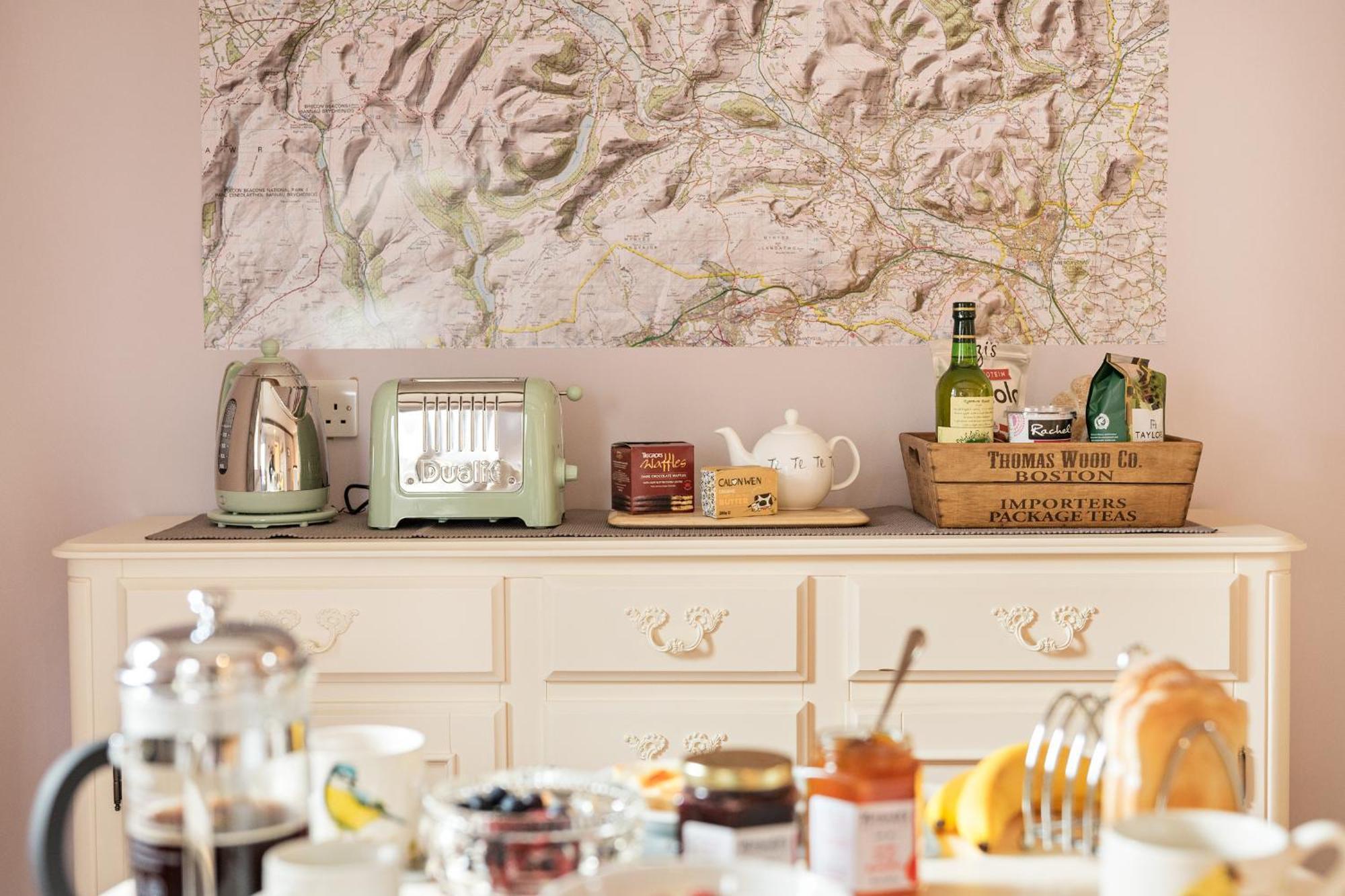 Neuadd B&B Suites Crickhowell Δωμάτιο φωτογραφία